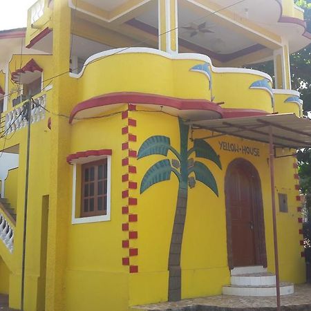 卡兰古特 Yellow House酒店 外观 照片